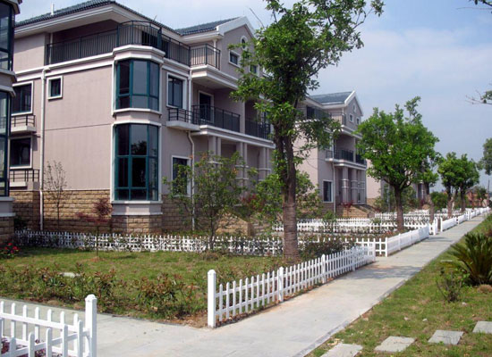 PVC草坪護(hù)欄 PVC草坪護(hù)欄